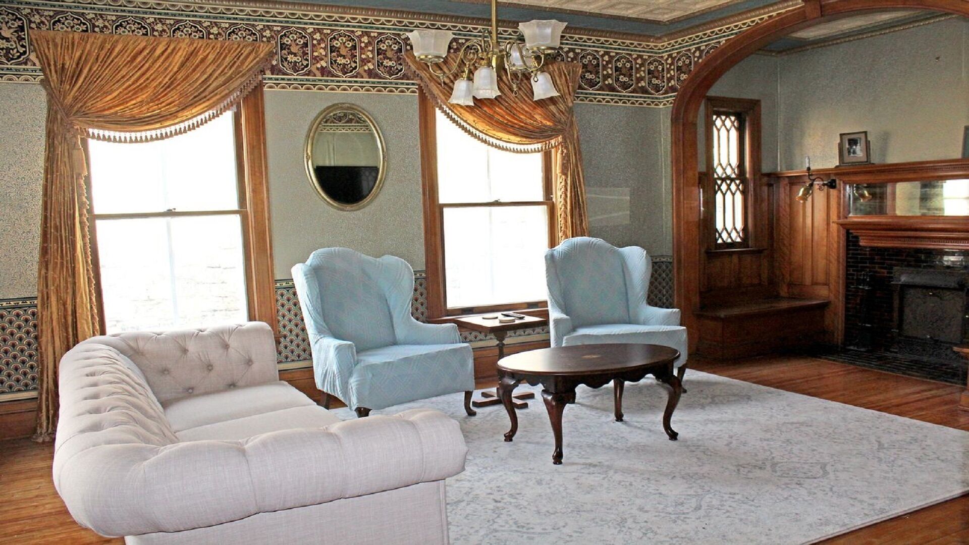 Family & Friends Getaway! 4bed|4.5bath Victorian