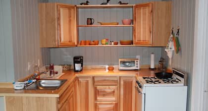 Bellamente restaurado Classic Vermont Lake View Cottage