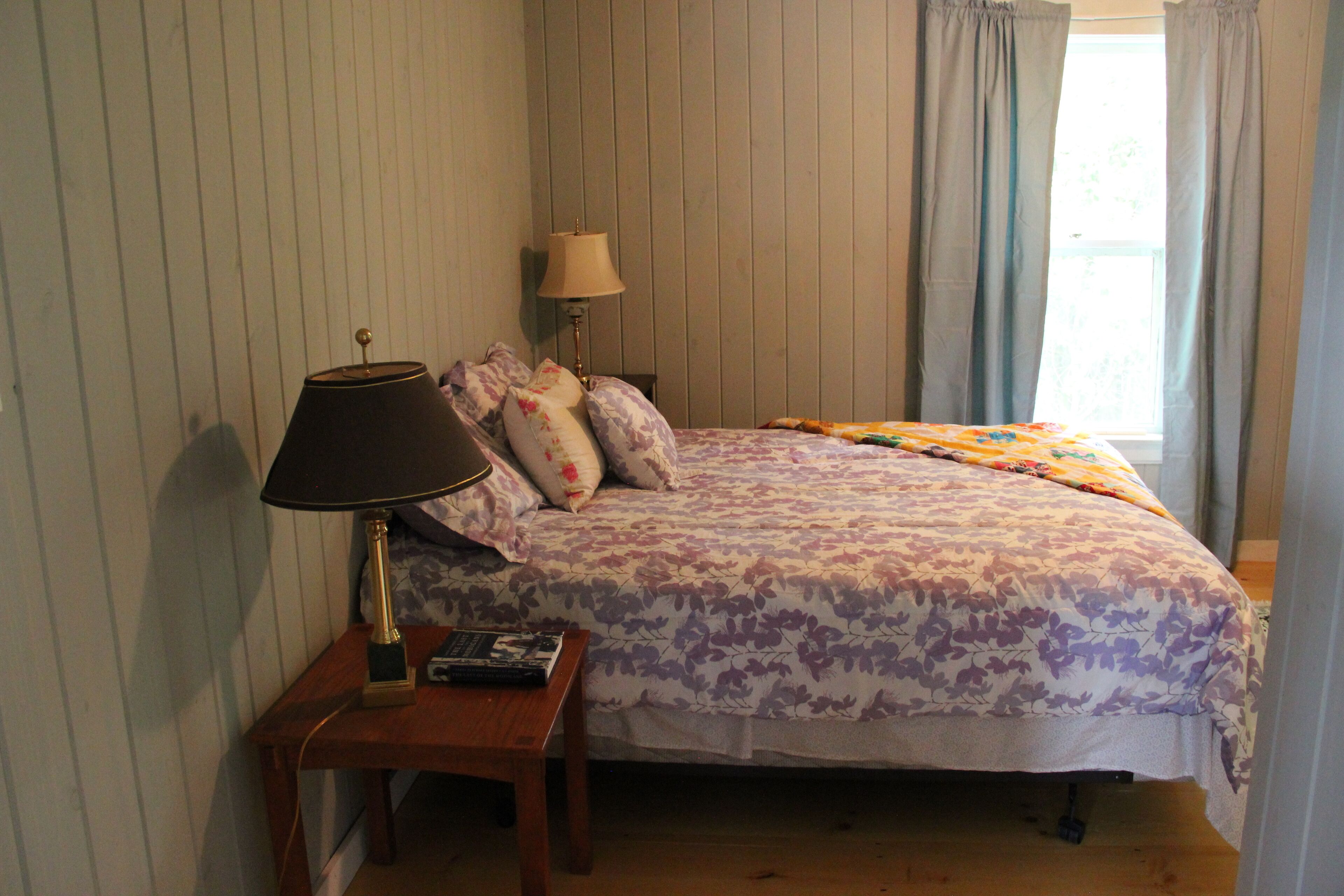 Beautifully Renovated Classic Vermont Lake View Cottage