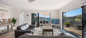 Witonga Waters - Pet Friendly Luxury Waterfront Escape with Pool & Pontoon - Holiday Yamba