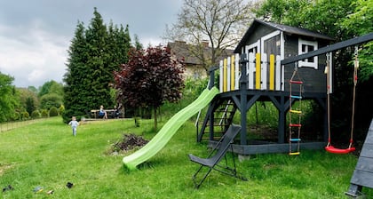 Family Retreat: Garden, Playground & BBQ