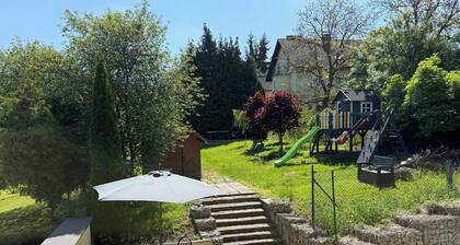 Süßes Einfamilienhaus mit Garten