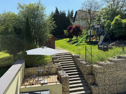 Family Retreat: Garden, Playground & BBQ