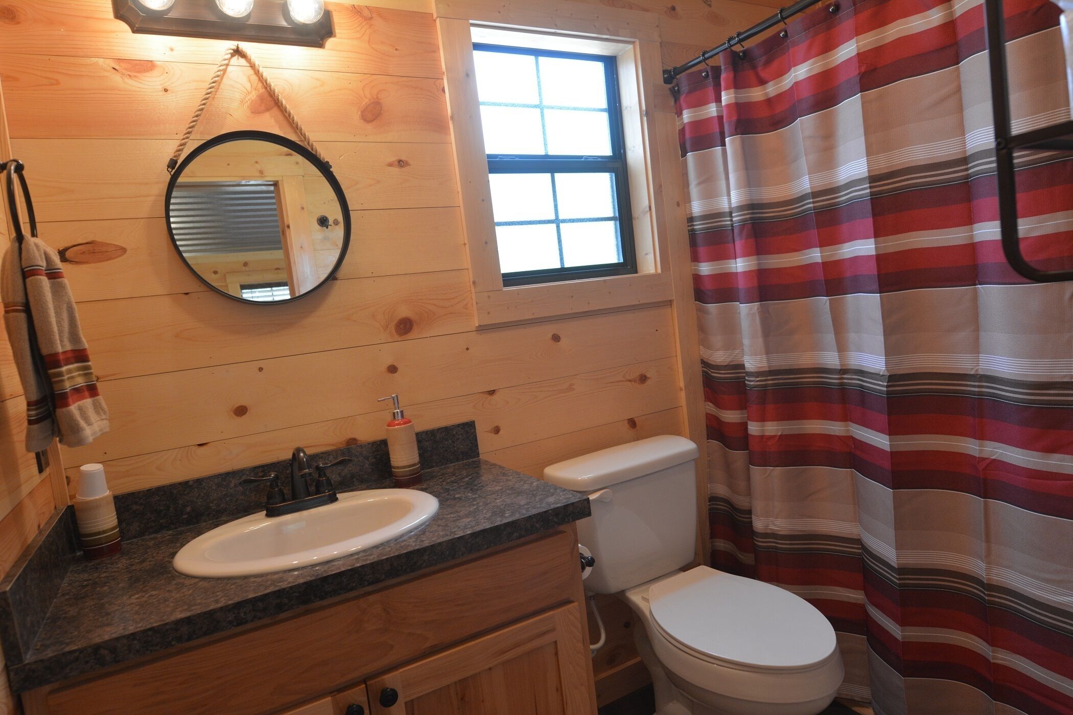 Private Cottage with Hot Tub overlooking a peaceful pasture