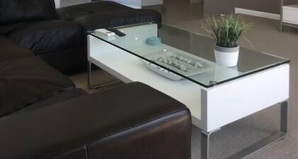 Kesätalo - auringonpaiste lähellä rantaa