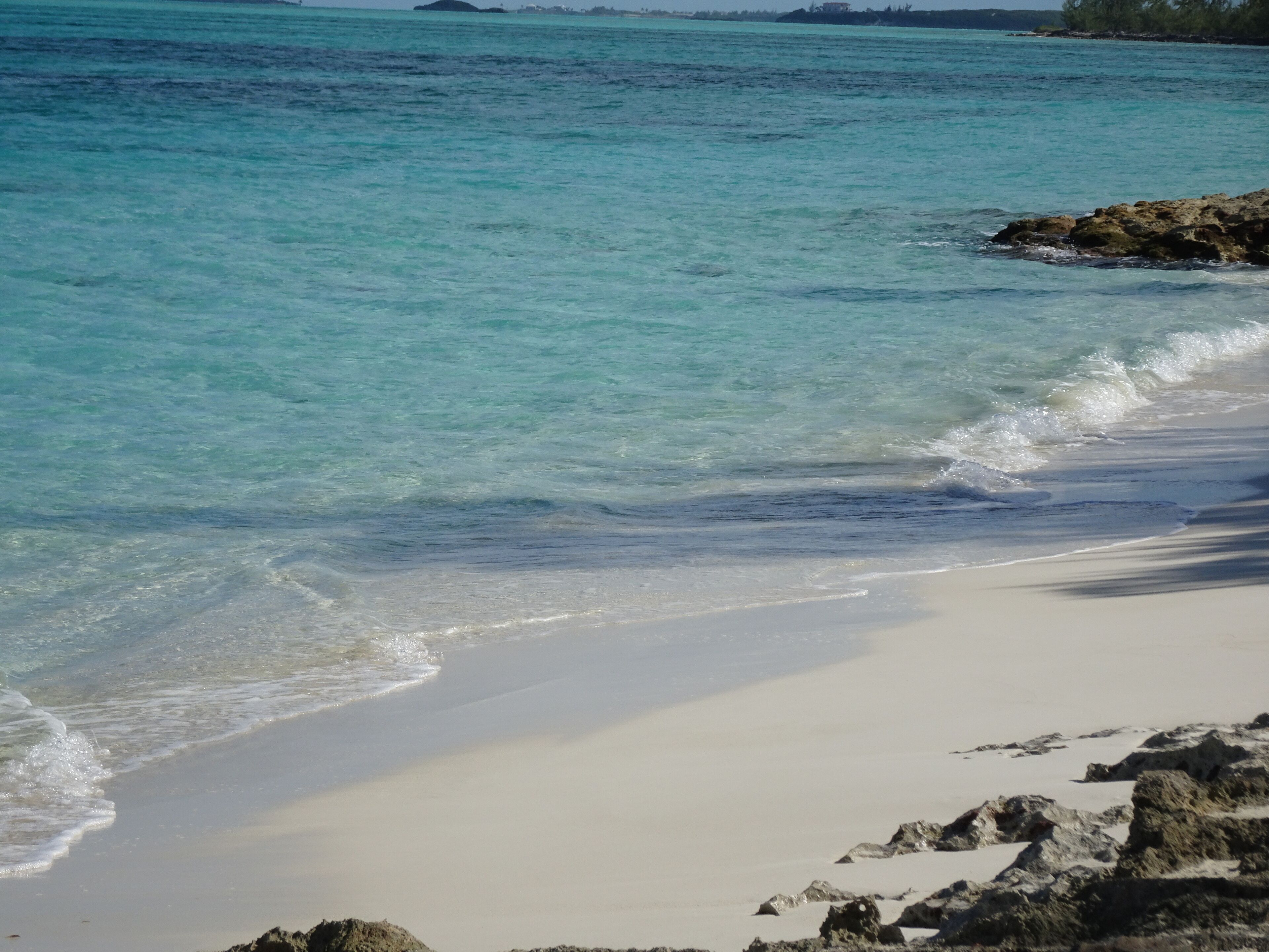 Plage, chaises longues, serviettes de plage
