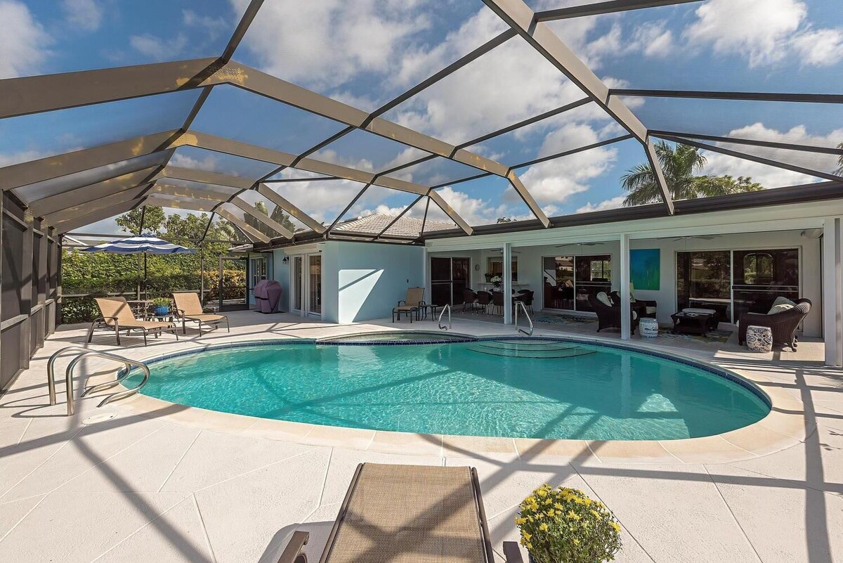 Pool Home Lake View in Park Shore Naples, Walk to Beach & Waterside Shops