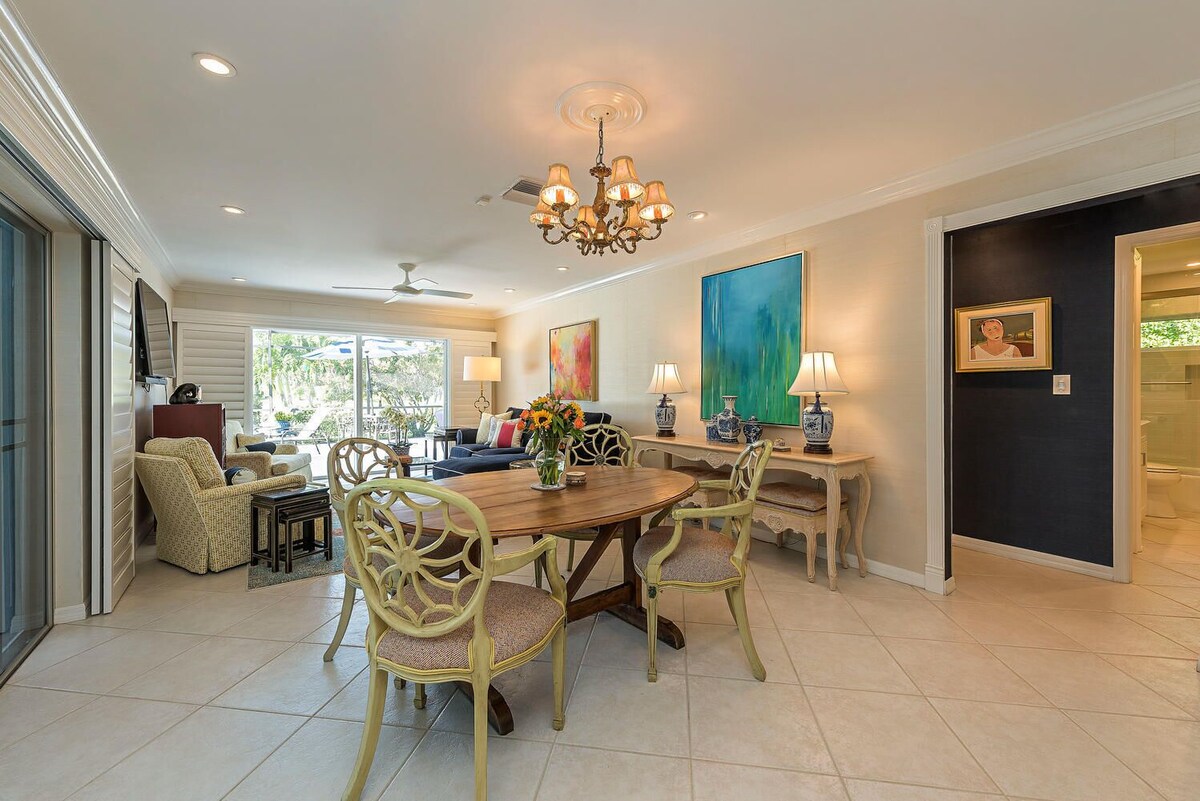 Photo 4 of Pool Home Lake View in Park Shore Naples, Walk to Beach & Waterside Shops