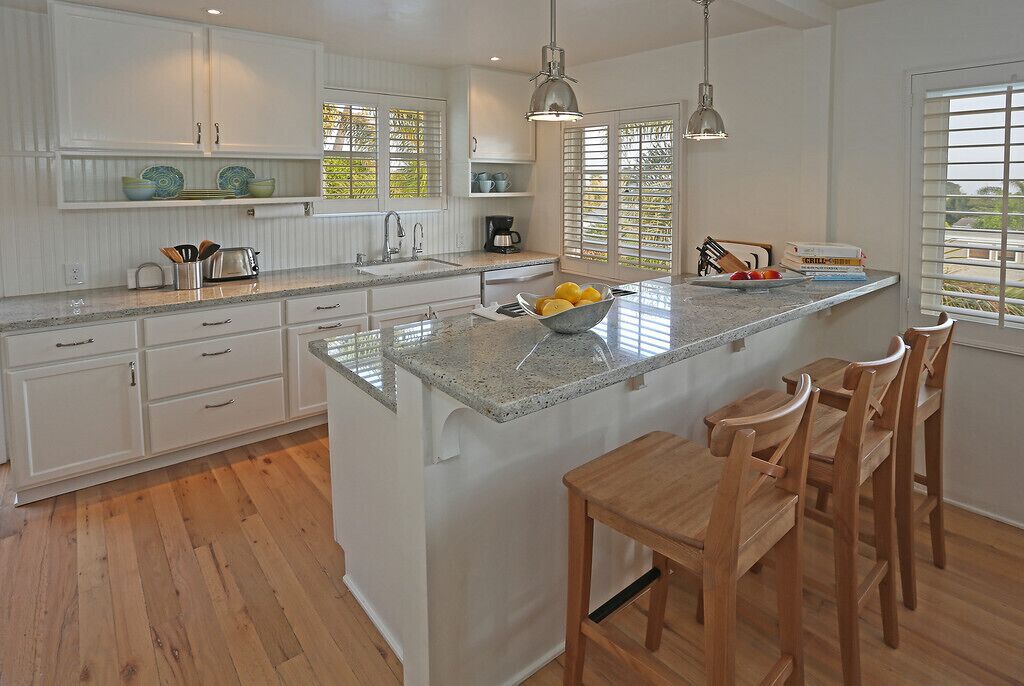 Sea Glass Cottage - Cool, Fresh and Fun on the Mesa