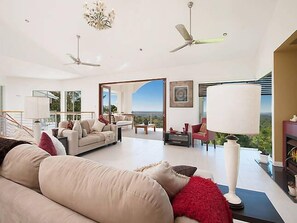 TV connectée, lecteur de DVD, vidéothèque