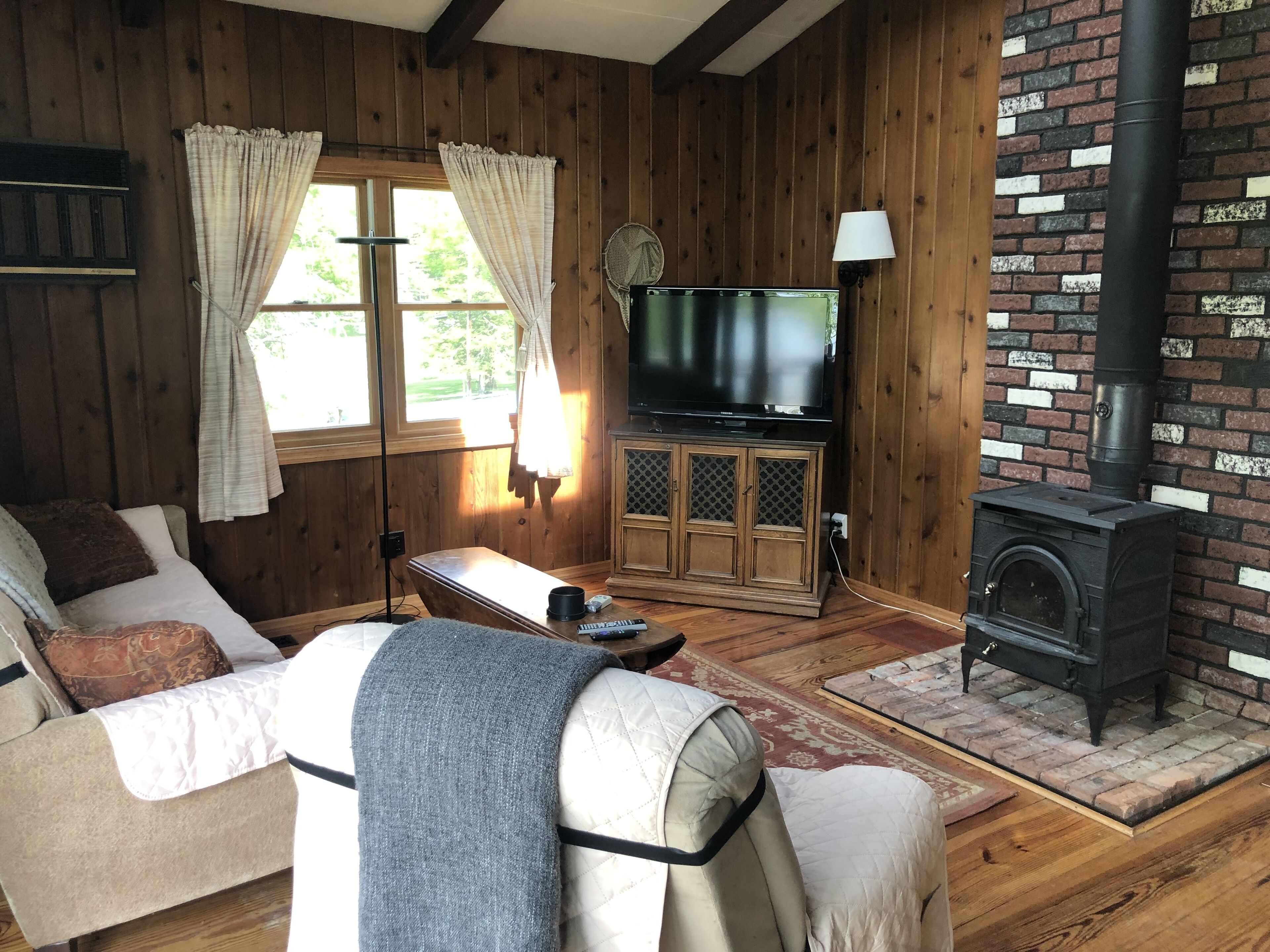 3 BR Lake House with Gorgeous Views