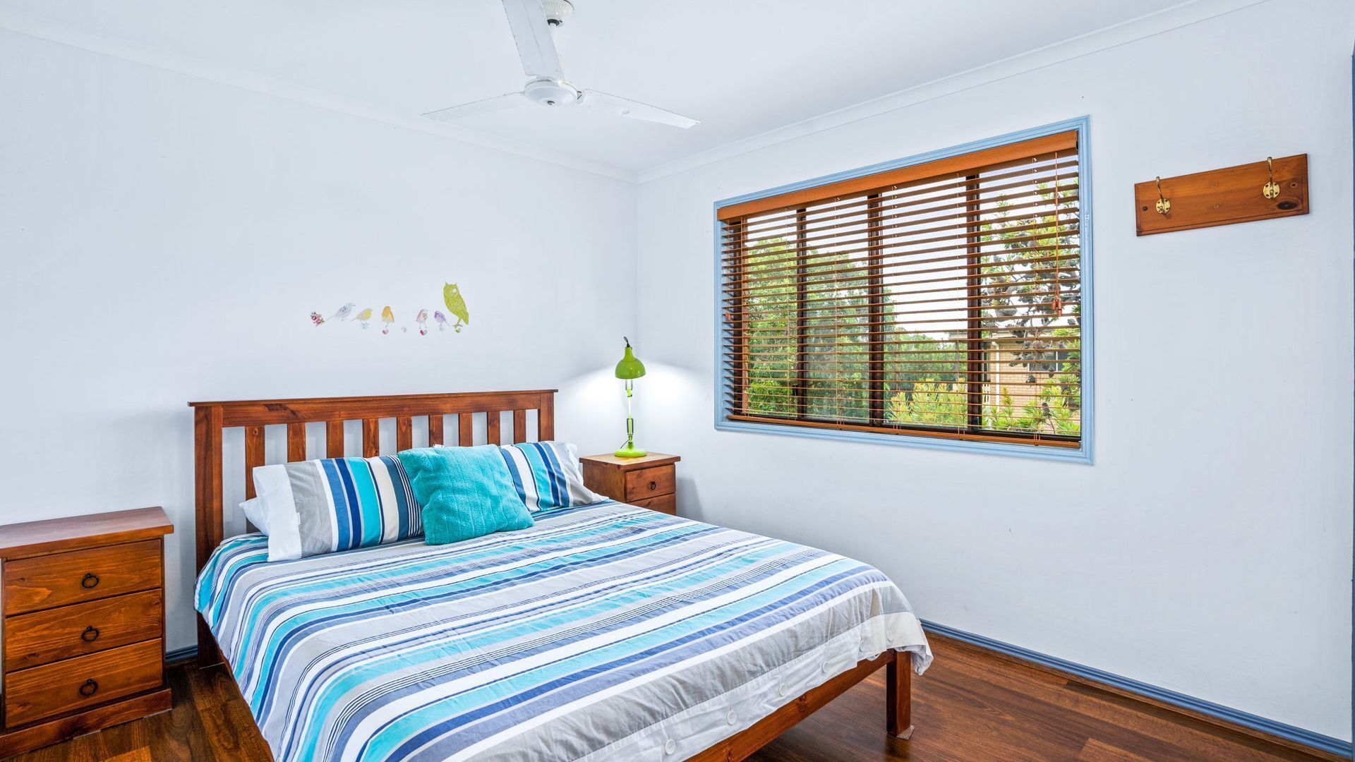 Barny's - Rainbow Beach. Fantastic beach house in the perfect spot. Pets Welcome. Wi-Fi. Pool — image 15