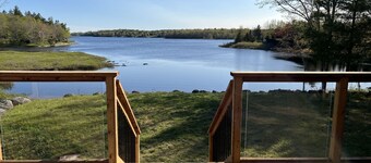 Lakefront cottage on a Wallaback lake
