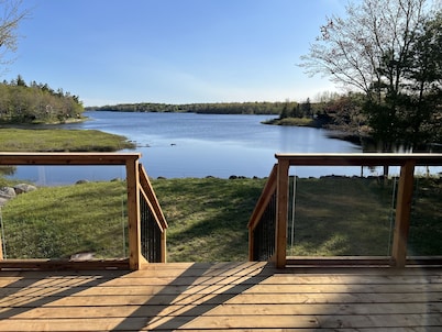 Lakefront cottage on a Wallaback lake
