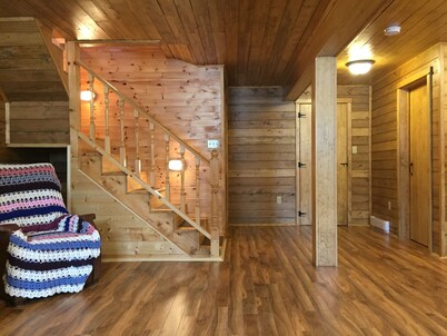 Lakefront cottage on a Wallaback lake