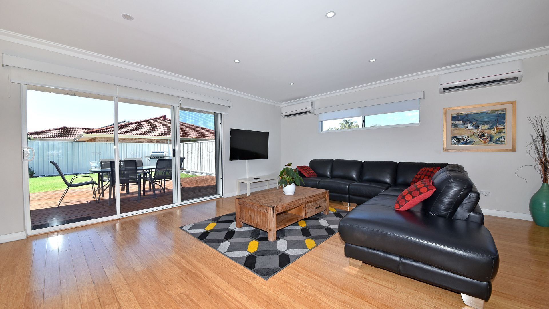 Luxury Family home w/2 living rooms-5min from golf course  and close to CBD — image 21
