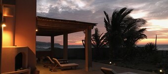 Tigh na Mar: Oceanfront Beach House with Swimming Pool & Spectacular Views