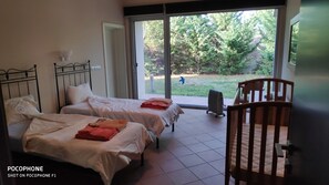 6 bedrooms, iron/ironing board, travel cot, free WiFi