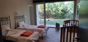 6 bedrooms, iron/ironing board, travel cot, free WiFi -  600m2  sea view house , 6 bedr, 7 bathr, 17 people ,private pool ,tennis court (Sozopol)
