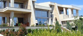 600m2 sea view house , 6 bedr, 7 bathr, 17 people ,private pool ,tennis court