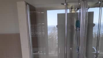 Dusche, Haartrockner, Bidet, Handtücher