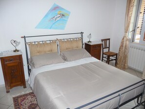 1 bedroom, iron/ironing board, travel crib, WiFi