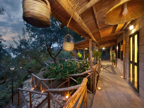 Villino La Quiete, Traditional 2 bedroom holiday home for up to 4 people with private pool on Sorren...