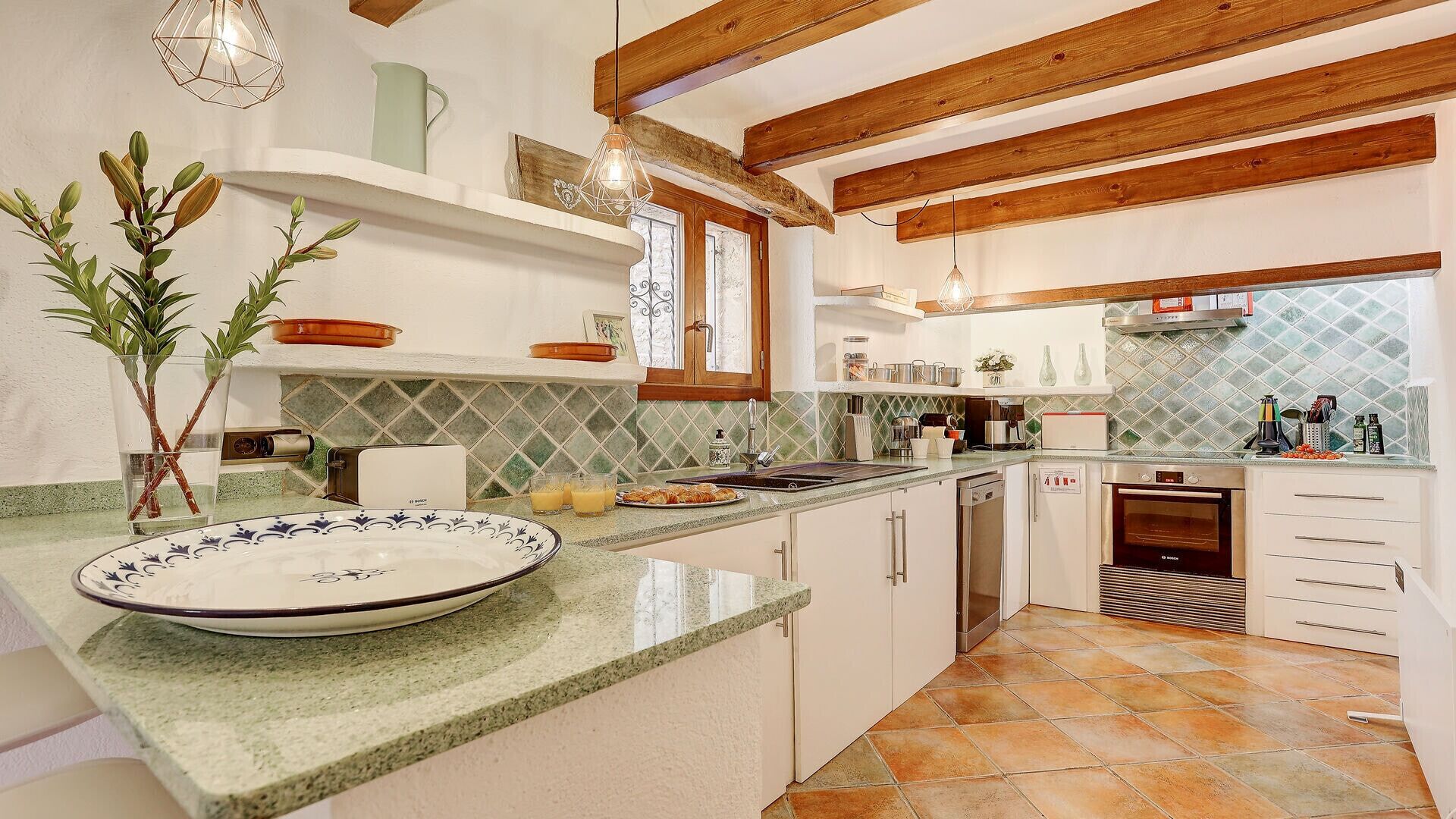 Køleskab, mikrobølgeovn, ovn, opvaskemaskine