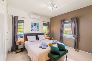 4 chambres, coffre-fort, fer et planche à repasser