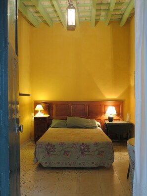 5 bedrooms, desk, iron/ironing board, free WiFi