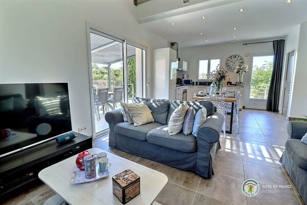 TV, fireplace, DVD player, foosball