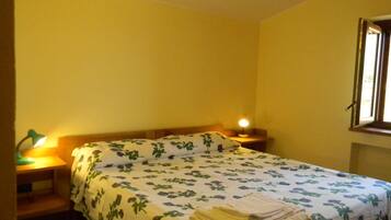 3 quartos, ferros/tábuas de passar roupa, Wi-Fi, roupa de cama