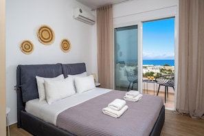 5 chambres, coffres-forts dans les chambres, fer et planche à repasser