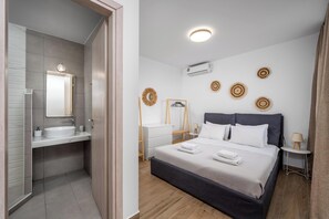 5 bedrooms, iron/ironing board, free WiFi, bed sheets