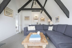 TV - Breakwater Cottage, Bude, has outstanding views (Bude)
