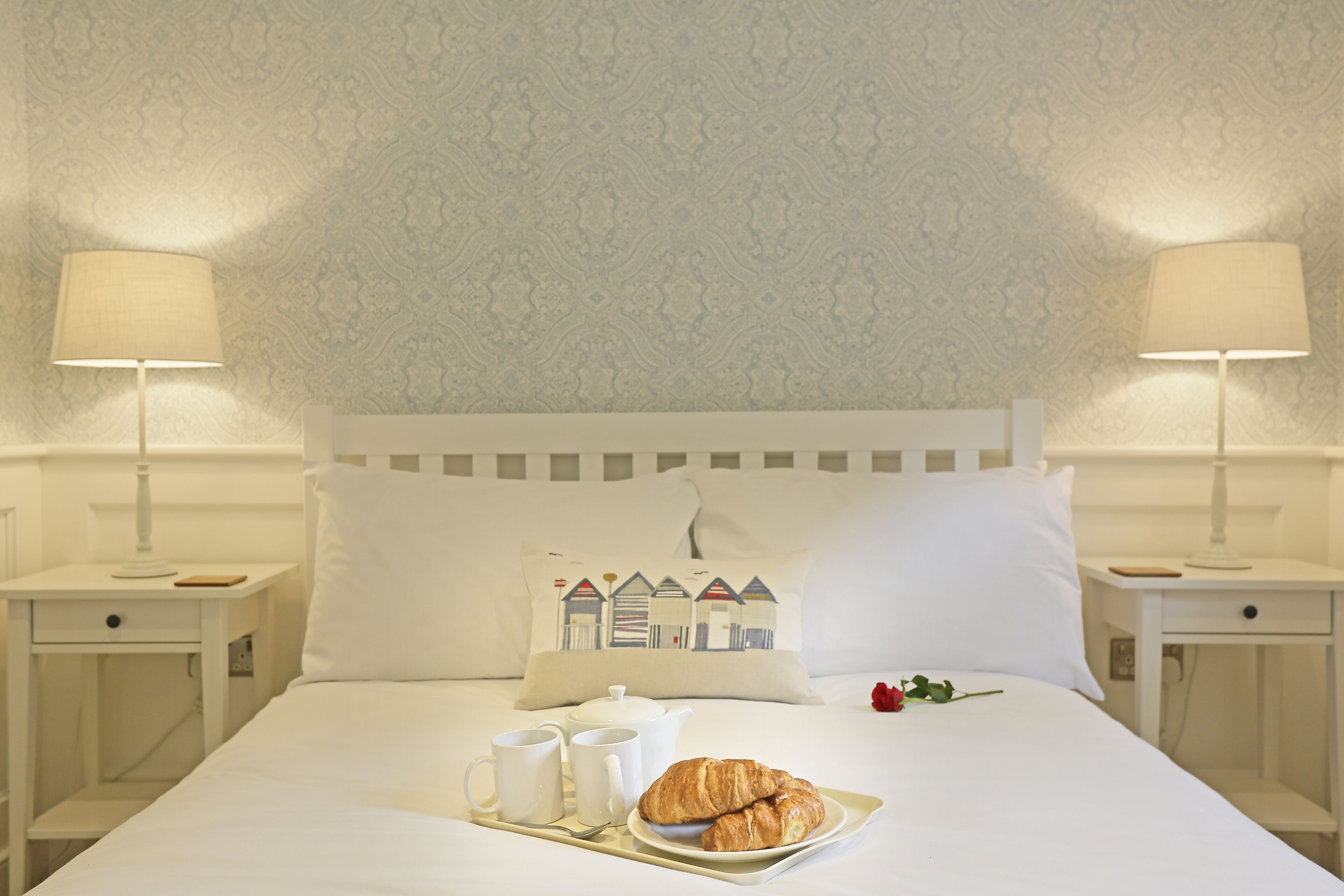 1 多间卧室、办公桌、熨斗/熨衣板、旅行婴儿床