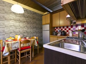 Refrigerador, microondas, horno y lavavajillas
