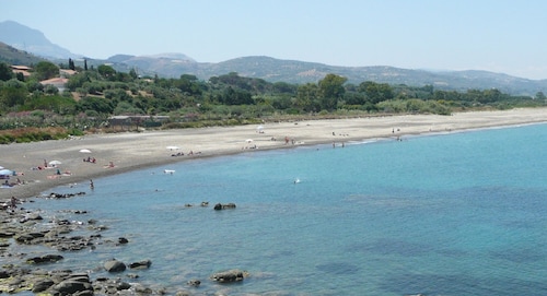 Private pool, large Garden, Terrace, Air conditioning, Wi-Fi, near the Sea.