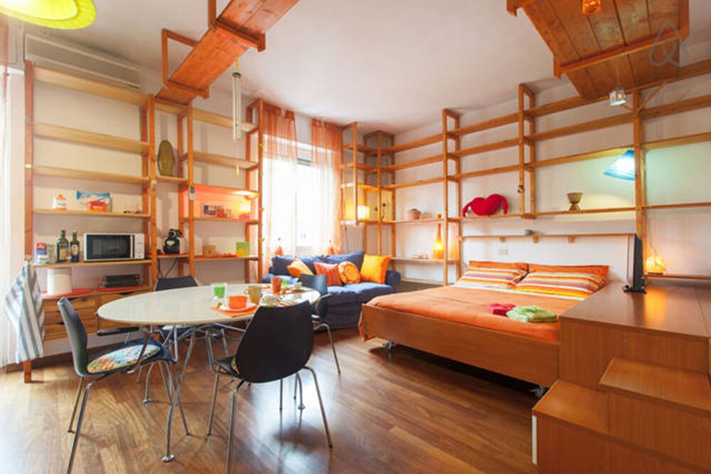 Delightful fully equipped studio apartment above the Turro metro