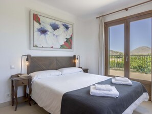 4 chambres, fer et planche à repasser, accès à Internet, literie fournie