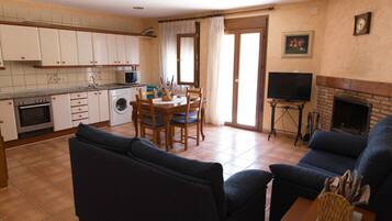 Télévision, cheminée