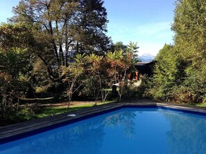 Outdoor pool, a heated pool - 🚴 Pyrenees Gîte | Stunning Views, Heated Pool & Jacuzzi | Perfect for Groups ✨ (Escala)