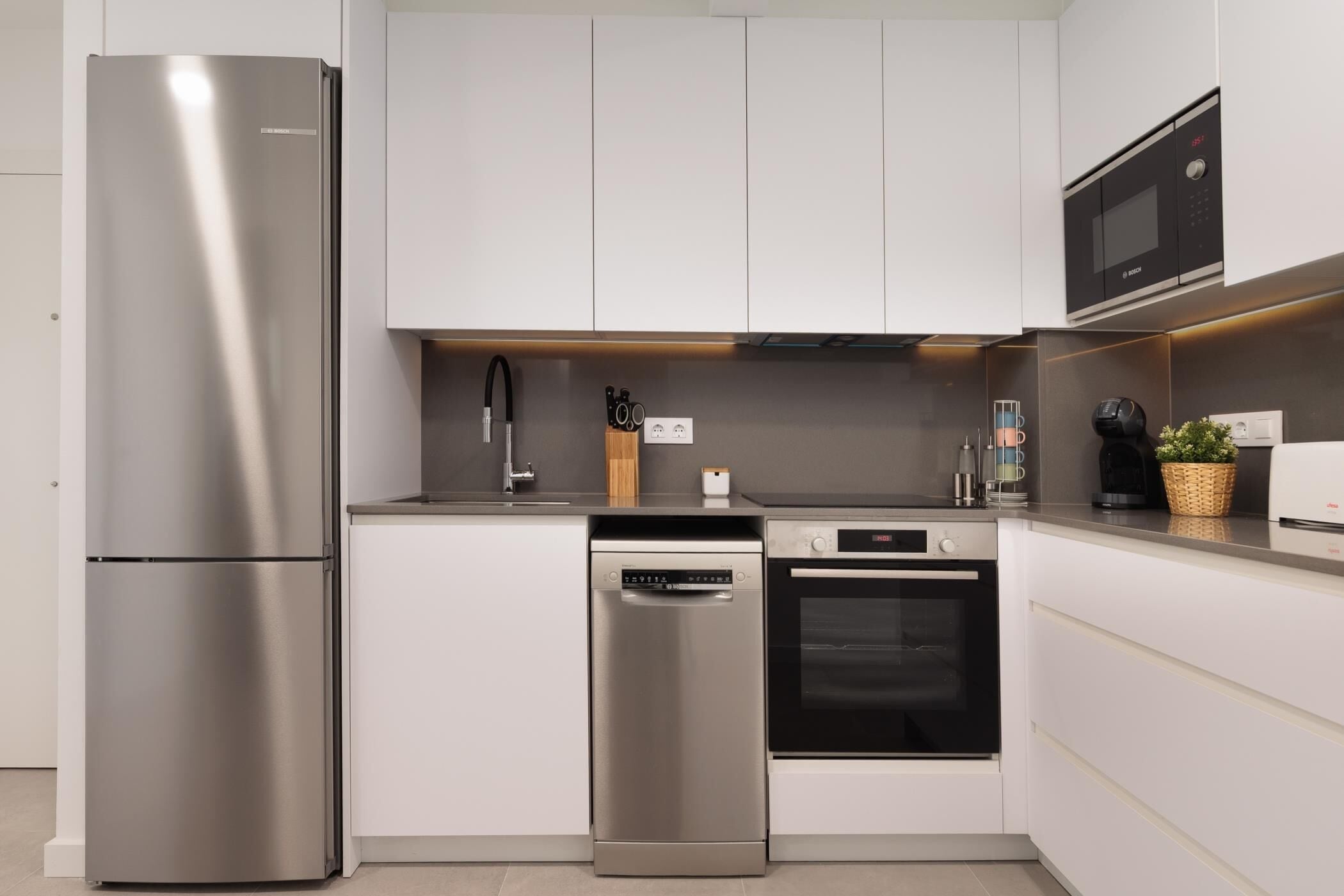 Fridge, microwave, oven, coffee/tea maker