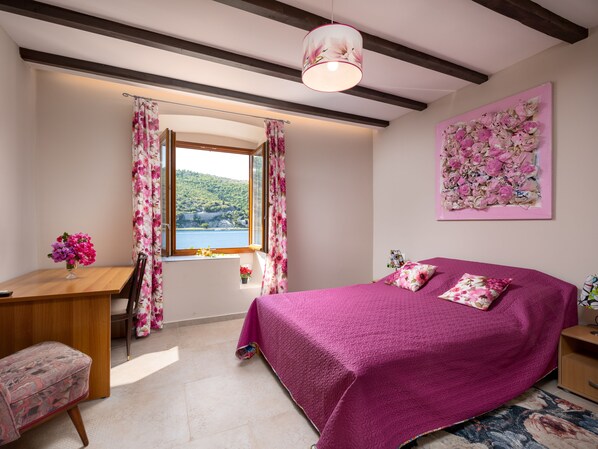 9 Schlafzimmer, Bügeleisen/Bügelbrett, Internetzugang, Bettwäsche