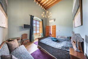 9 dormitorios, tabla de planchar con plancha, Internet y ropa de cama