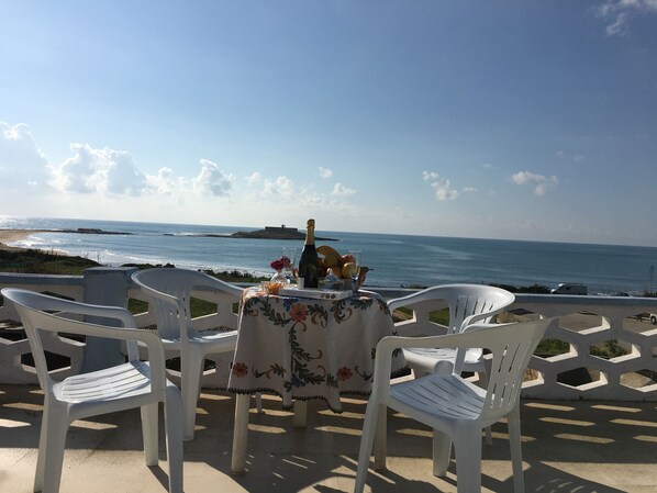 تناول الطعام بالخارج