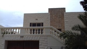 Exterior - Studio Apartment 3/4 Pax, Large Sun Terrace, Washer, Air cons, BBQ, DVD, WI-FI, (Santa Maria Estate)