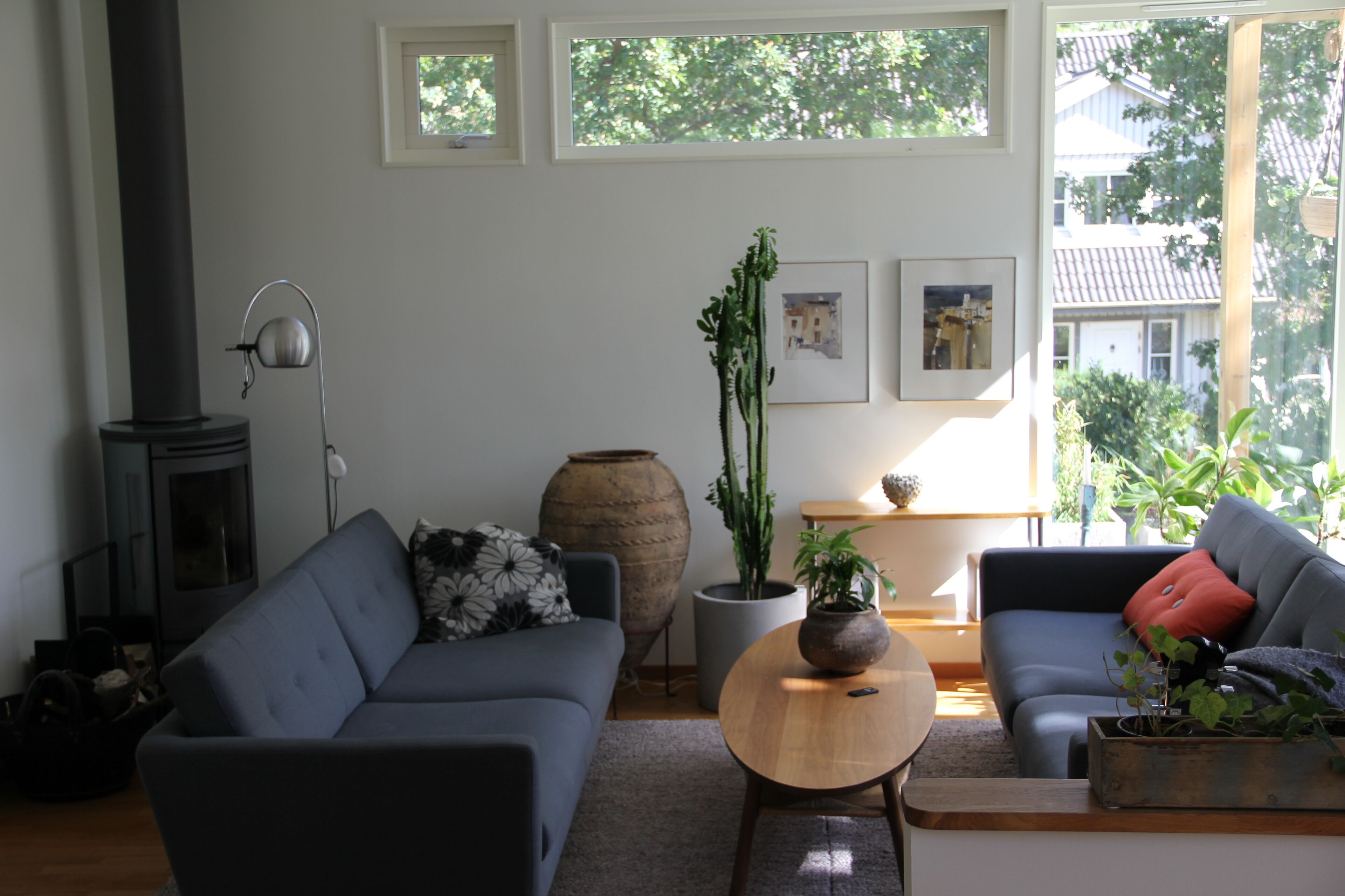 Smart TV, fireplace, stereo