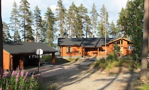 Exterior - Large timber villa with splendid scenery and nature (Etelä-Savo)
