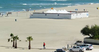F3 auf dem Strand, Parkplatz, super Panorama 180 ° Blick, Top Position